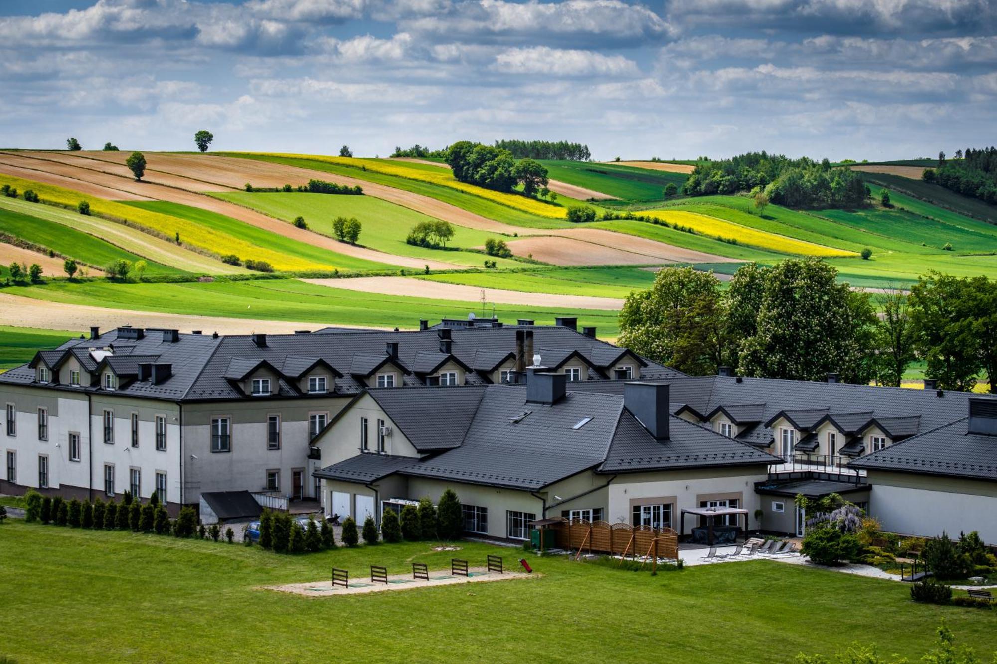 Doslonce Resort Wellnes & Farm Raclawice Exterior photo